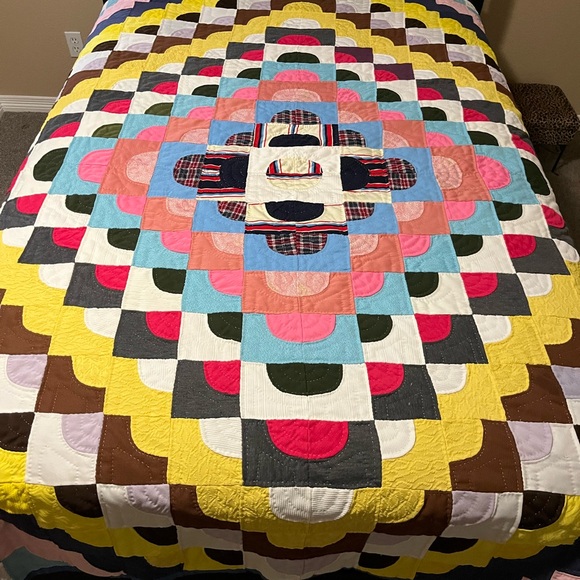Vintage Handmade Quilt Retro Geometric Patchwork Pattern - Picture 1 of 7